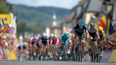 Live Breakdown: Strategies Behind the Cycling Tour Sprint Finish