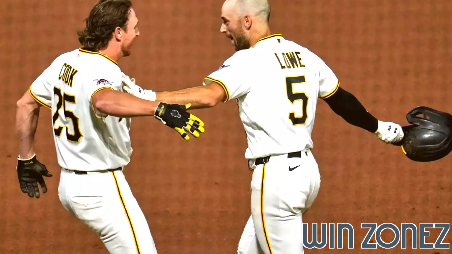 Brandon Lowe plays hero for the Pirates with a walk-off single against the Diamondbacks in extra innings