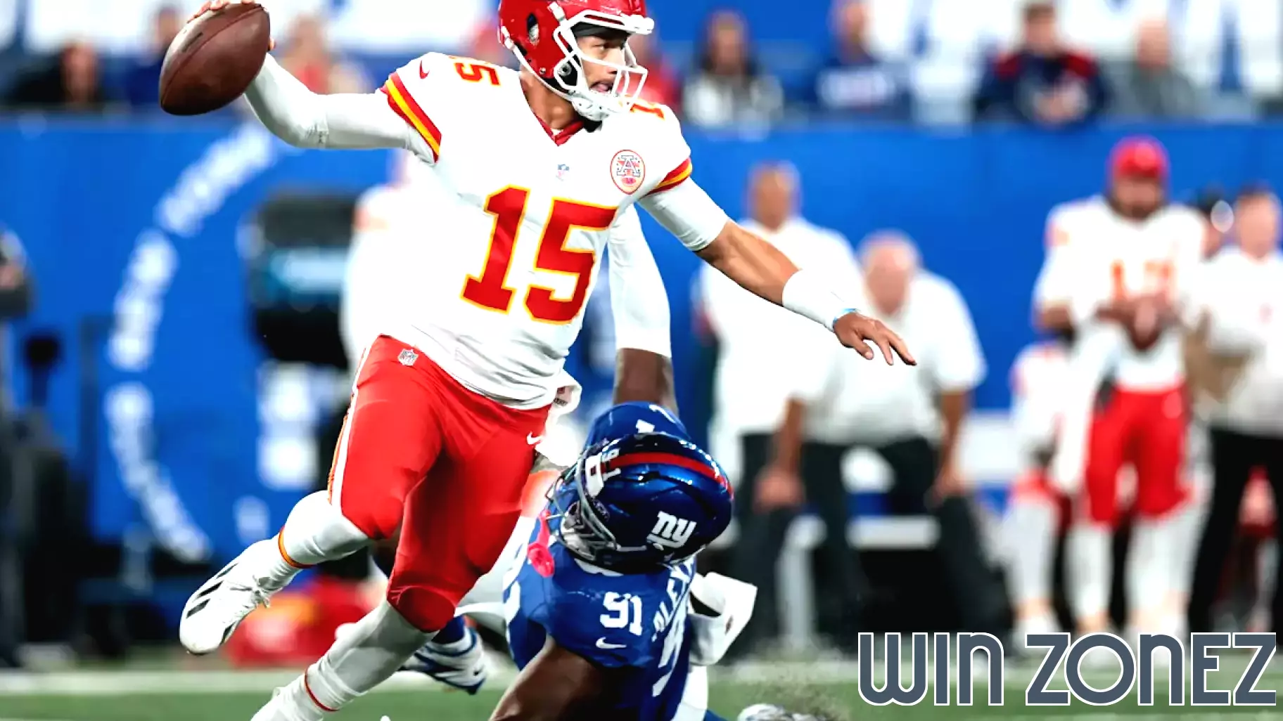 Mahomes Shines Amidst Struggles: Chiefs Edge Out Giants